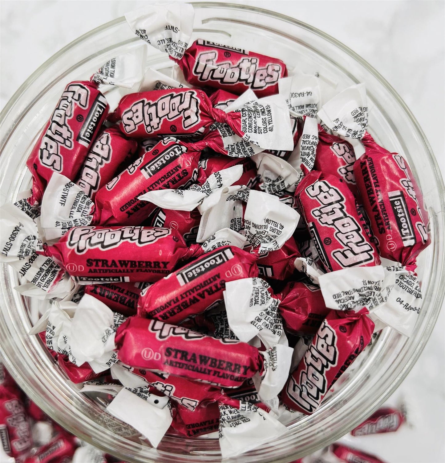 Simway Sweets Jar 680g - Tootsie Frooties Strawberry Flavour - Individually Wrapped American Sweets - Approximately 180 Pieces